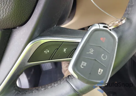 2017 Cadillac Xt5 Luxury z USA, uszkodzony, nr VIN 1GYKNDRS0HZ104771